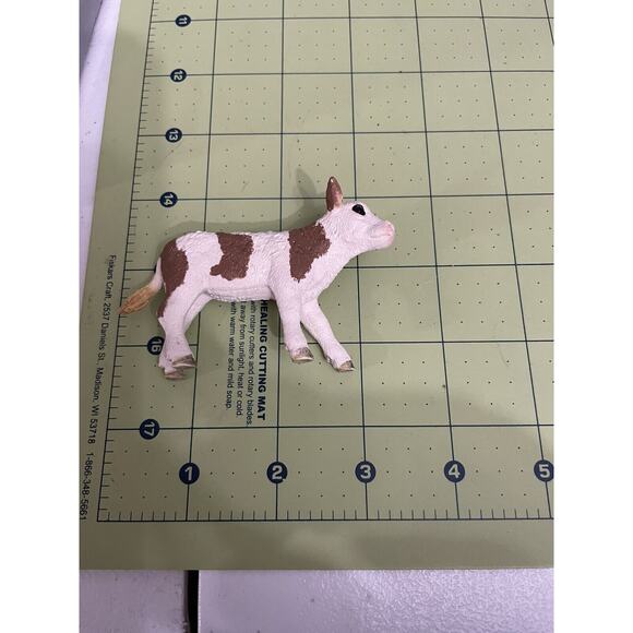 Schleich SIMMENTAL CALF Baby Cow 2015 Farm Figure Brown & White Toy Figurine - Picture 6 of 7